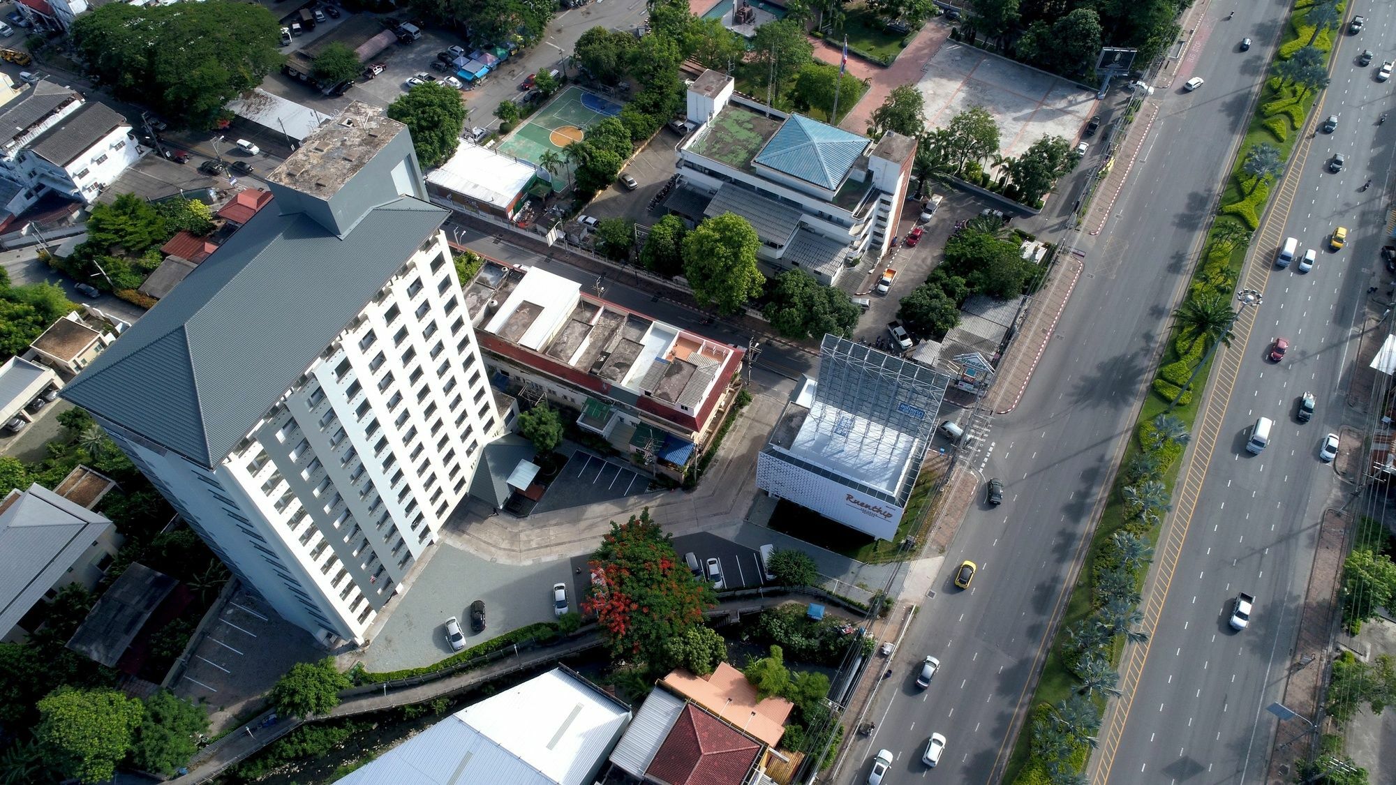 Ruenthip Pattaya Hotel Kültér fotó